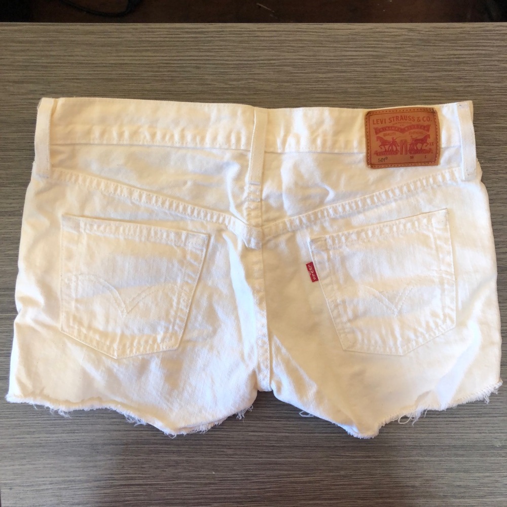 LEVI’S 501 Original White Cotton Denim Cut Off Shorts Button Fly Raw Hem - Picture 2 of 3